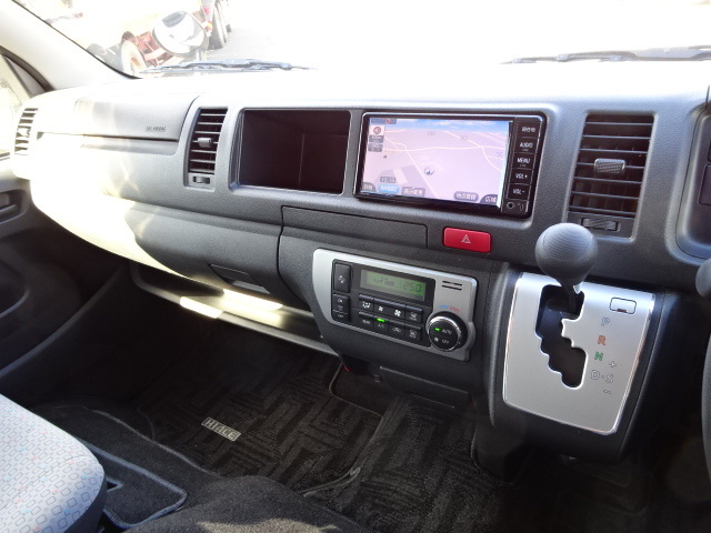トヨタ H30 ハイエースコミューター 4WD GL 14人乗り 画像53