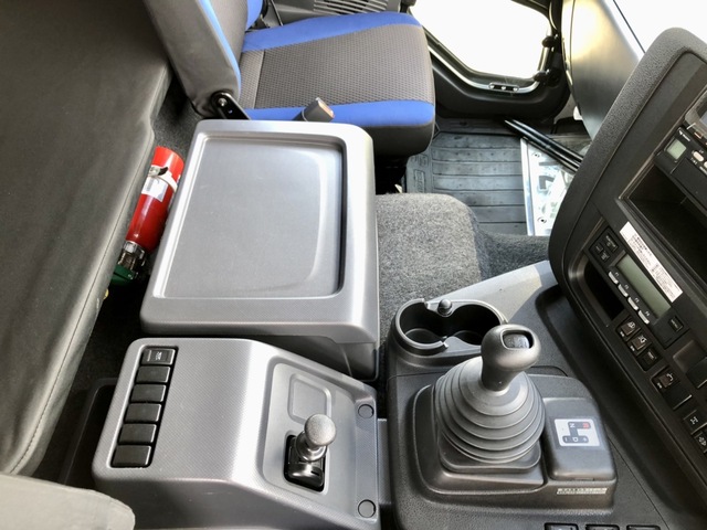 いすゞ H29 ギガ 4軸低床 低温冷凍車 格納PG 画像71