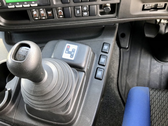 いすゞ H29 ギガ 4軸低床 低温冷凍車 格納PG 画像72