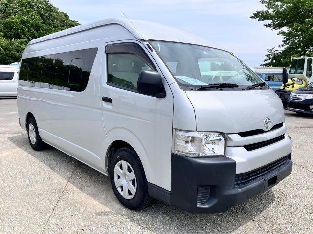 トヨタ H27 ハイエースコミューター GL 2WD 14人乗り ディーゼル 画像3