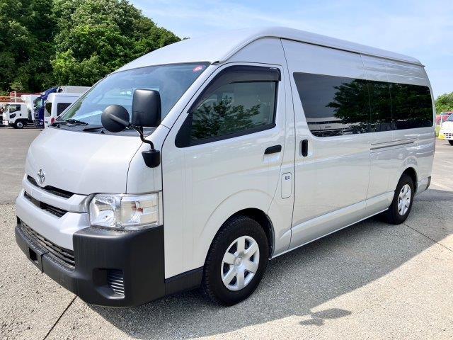 トヨタ H29 ハイエースコミューター DX ディーゼル 2WD 14人乗り 画像1