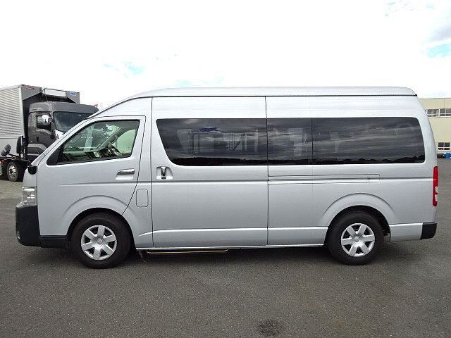 トヨタ H31 ハイエースコミューター GL 14人乗り ガソリン車 画像4