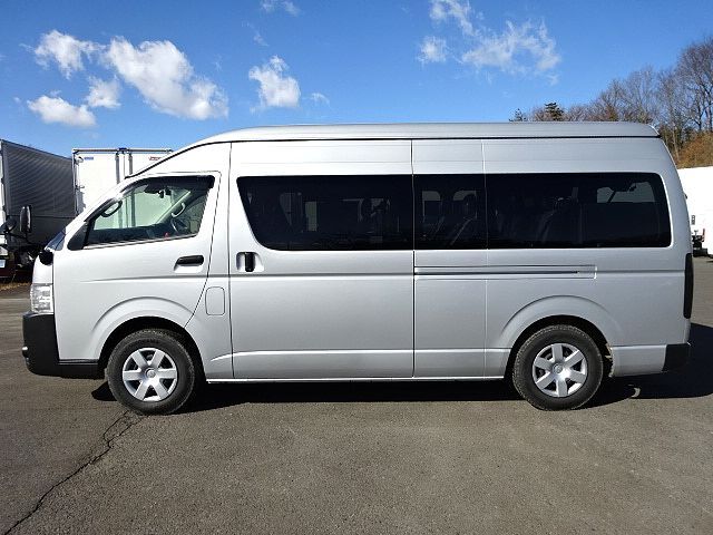 トヨタ H31 ハイエースコミューター 4WD 14人乗り GL 画像4